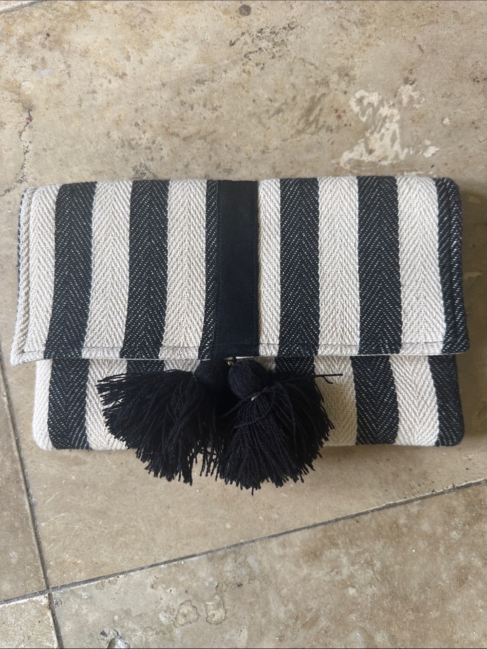 Woven envelope clutch ladies bag, NWOT black and cream with tassels - Picture 2 of 9